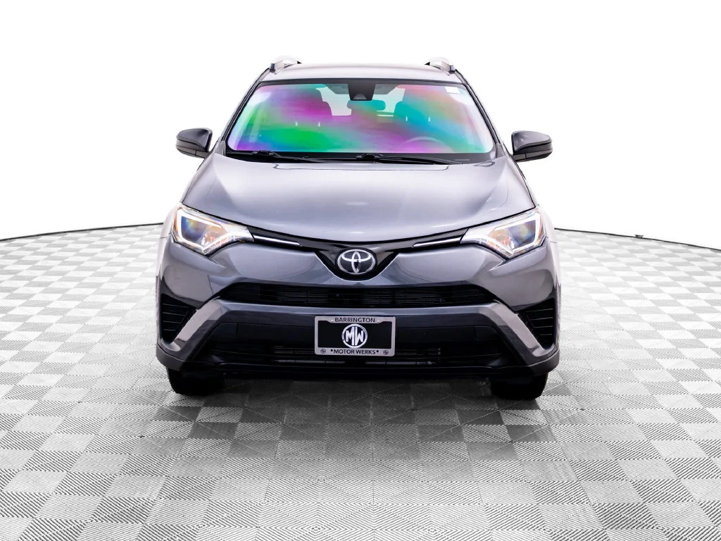 Used 2018 Gray Toyota LE image 11