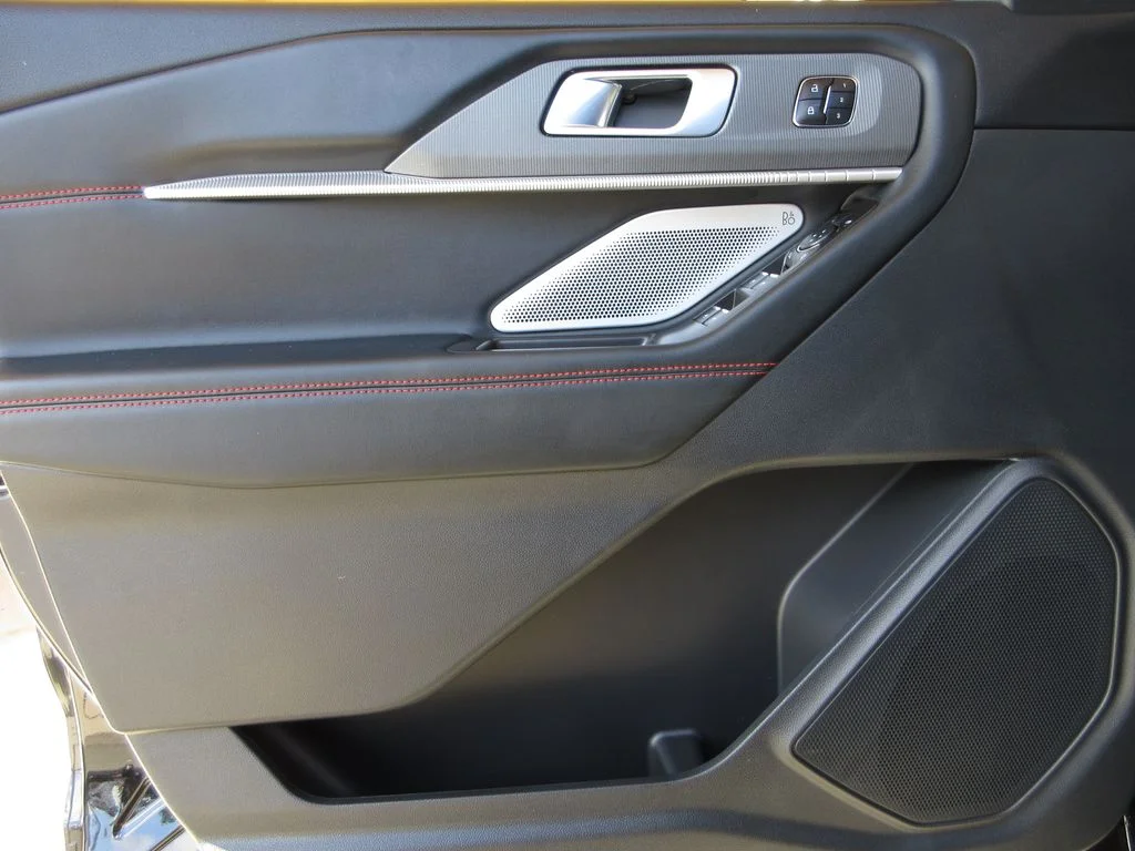 New 2026 Agate Black Metallic Ford ST image 9