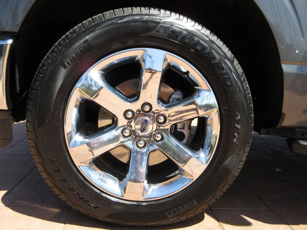 Certified Used 2023 Gray Metallic Ford XLT image 8