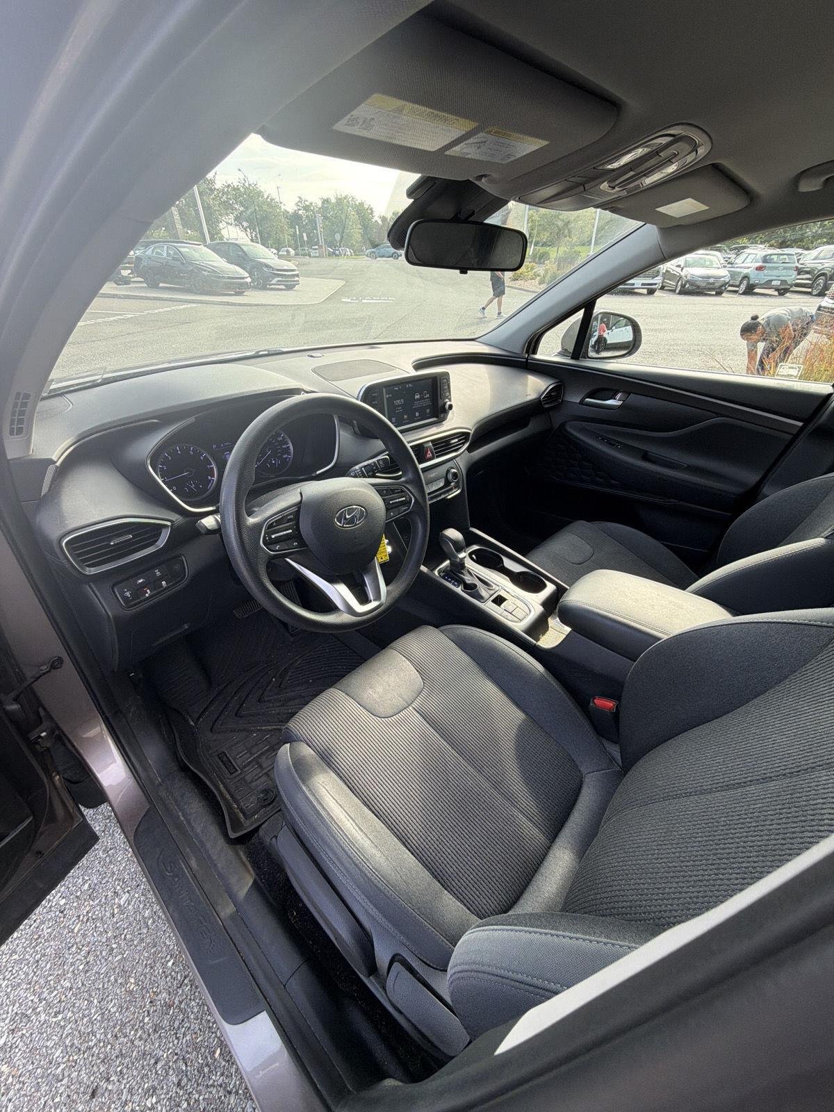 Used 2019 Earthy Bronze Hyundai SE image 11
