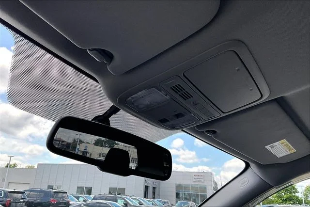 Used 2017  Honda RTL-T image 23