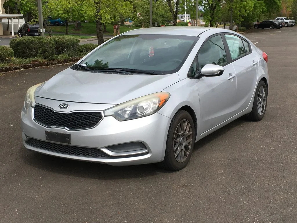 2016 Kia Forte LX AT's photo