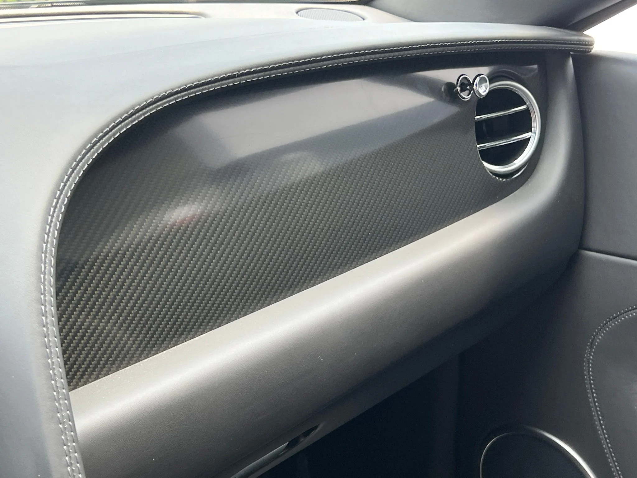 Used 2018 Black Bentley Base image 33