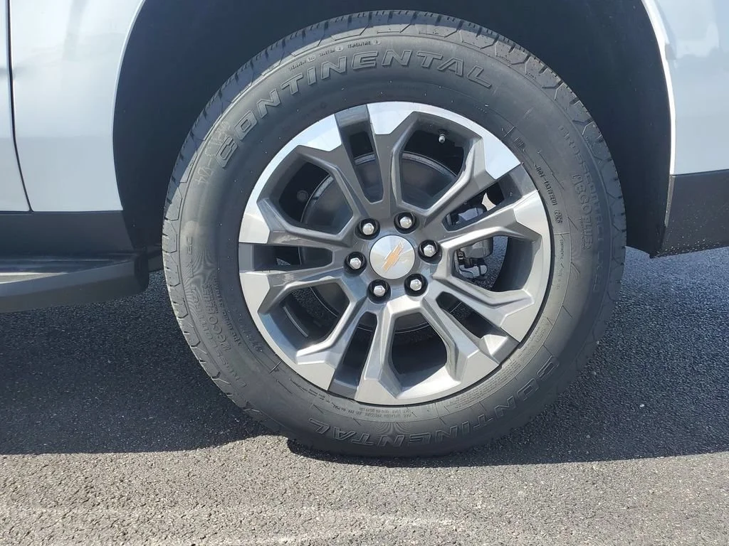 New 2026 Summit White Chevrolet LS image 33