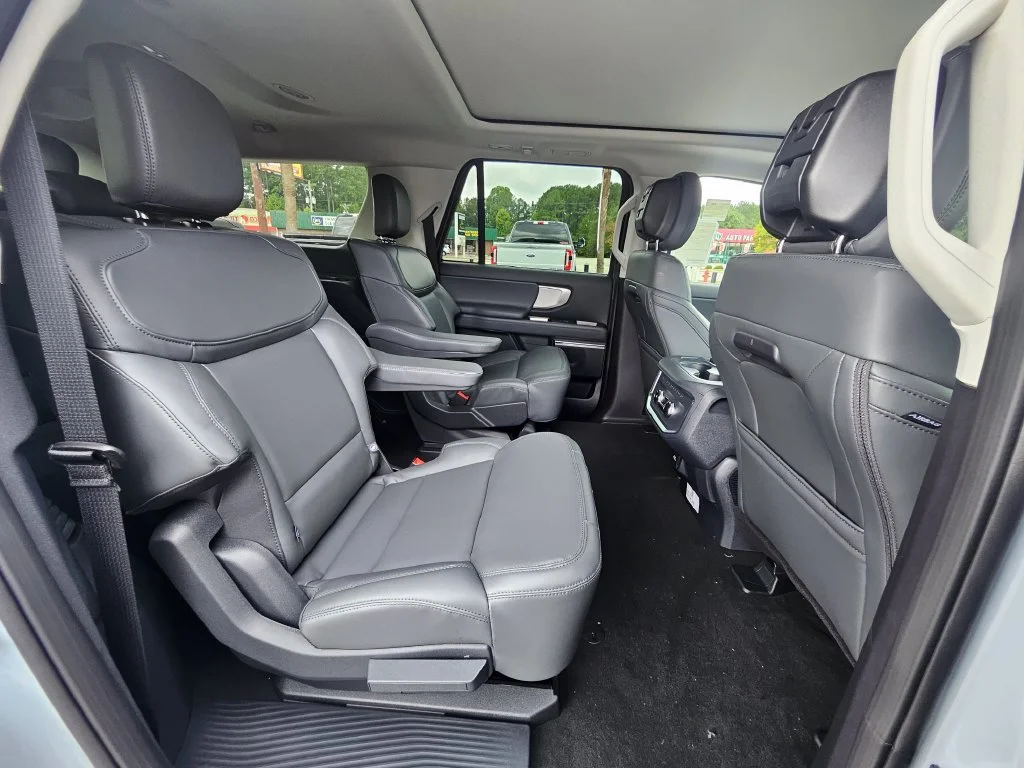 New 2027 Glacier Gray Metallic Tri-Coat Ford MAX Active image 30