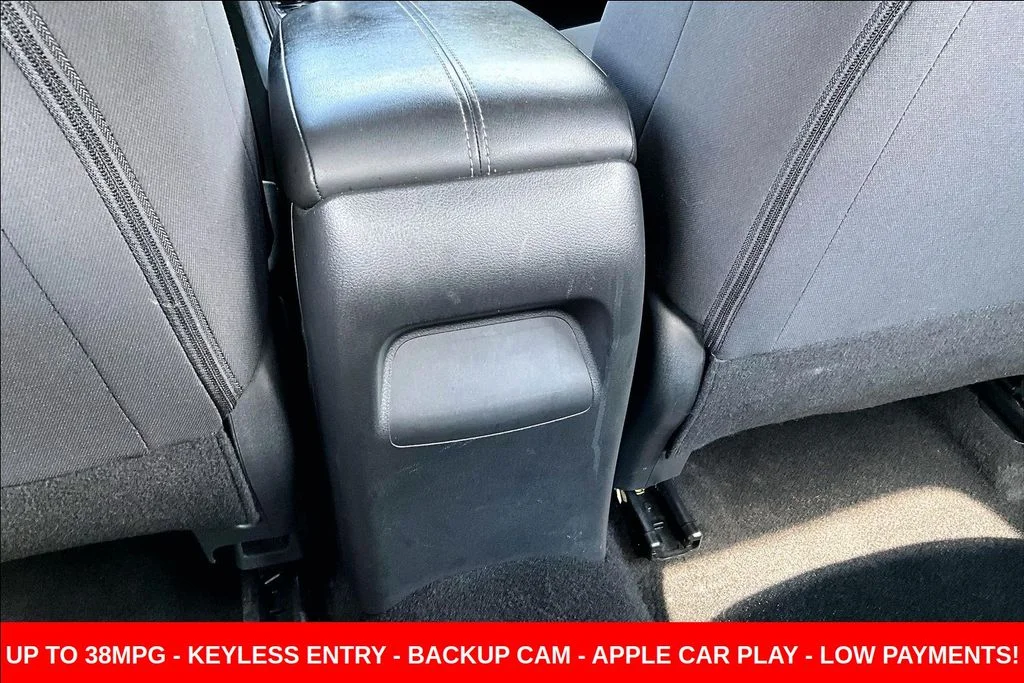 Used 2022 White Nissan S image 10