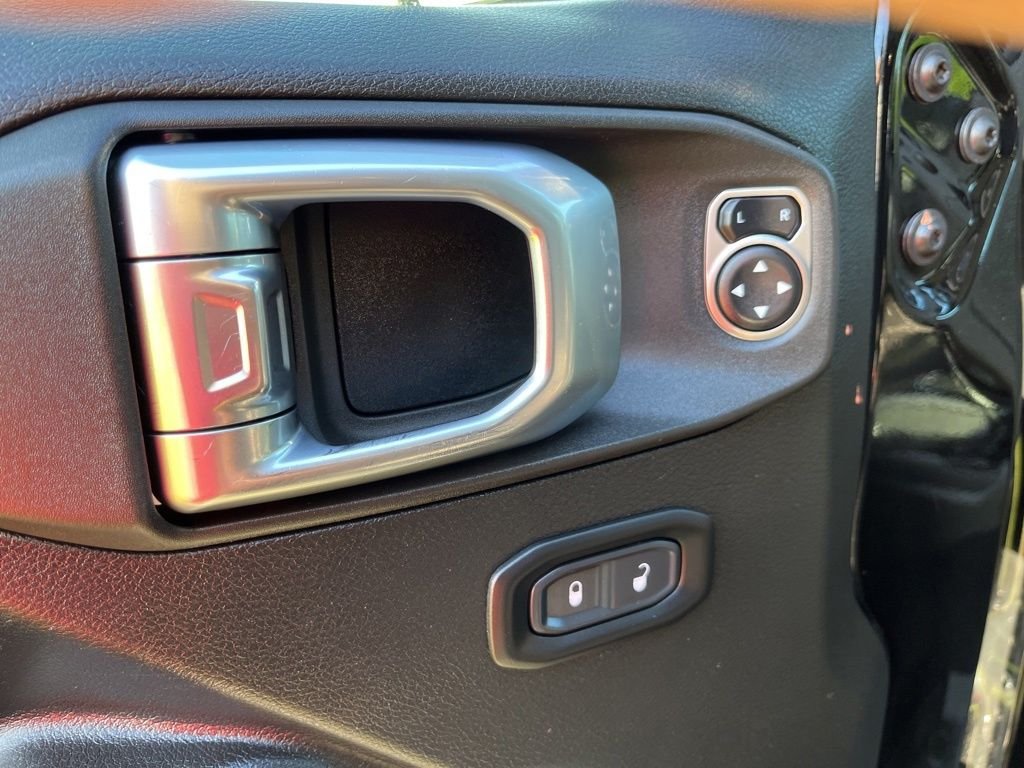 Used 2020 Black Jeep Sport image 12