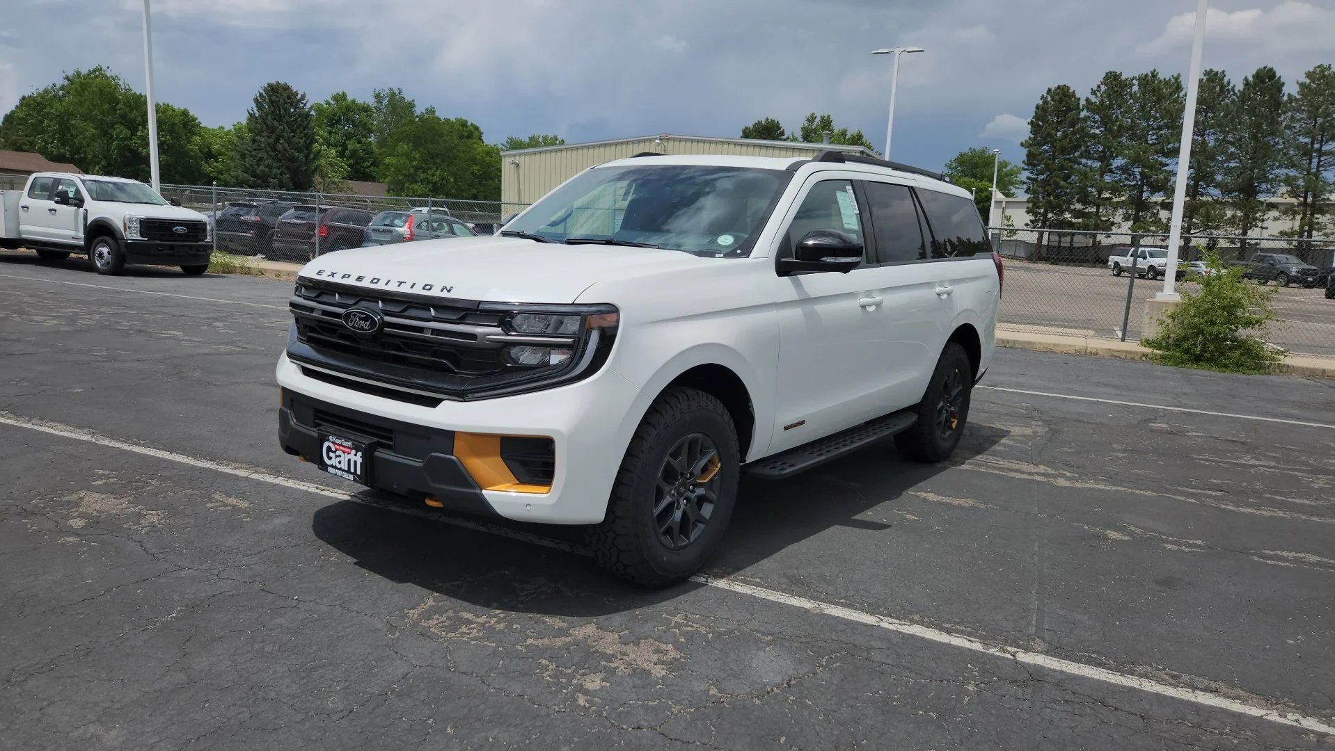 New 2026 Star White Metallic Tri-Coat Ford Tremor image 2