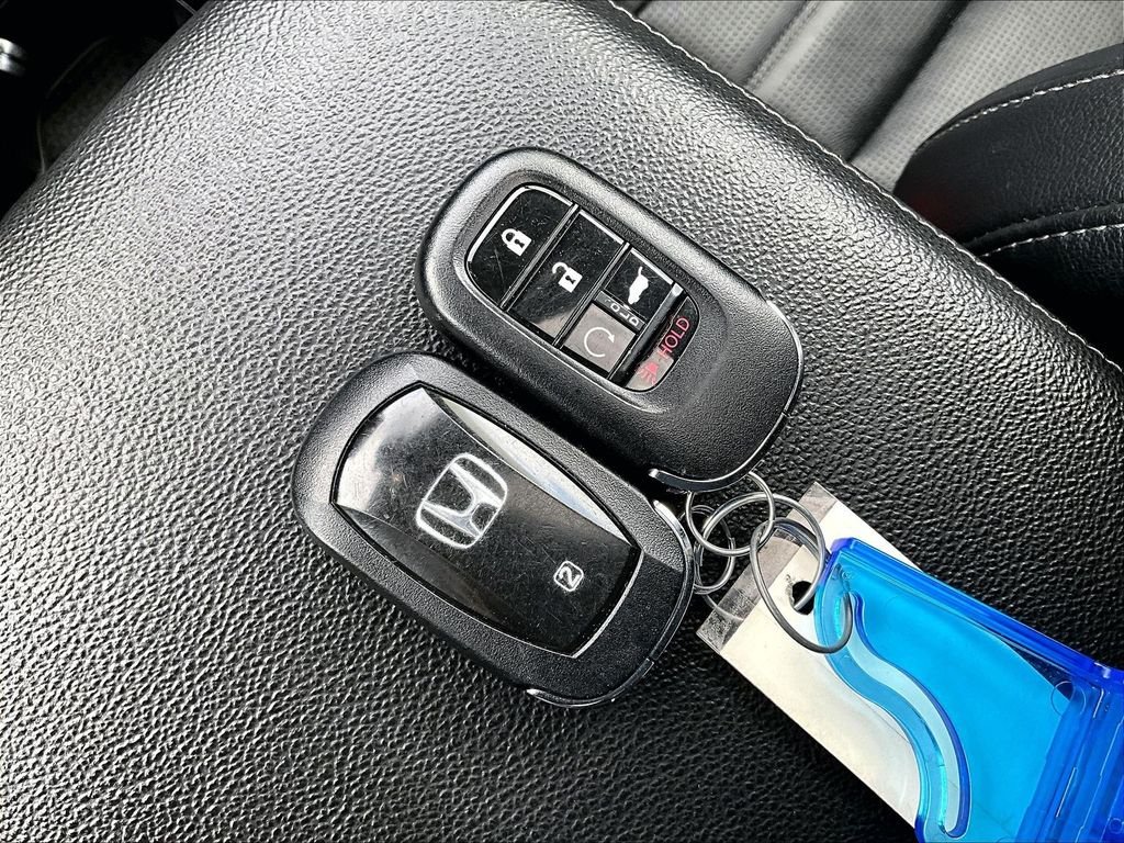 Used 2024 White Honda EX-L image 11