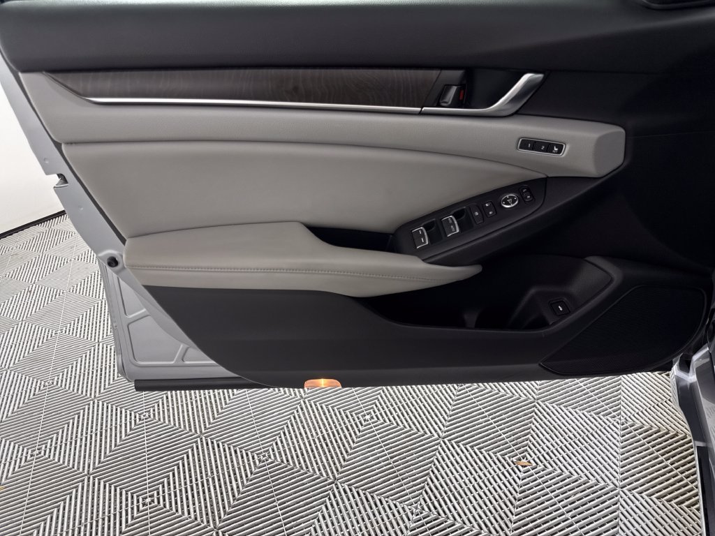 2018 Honda Accord EX-L - Photo 9
