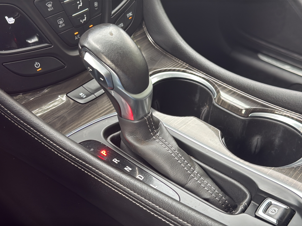 Used 2020 White Buick Essence image 44