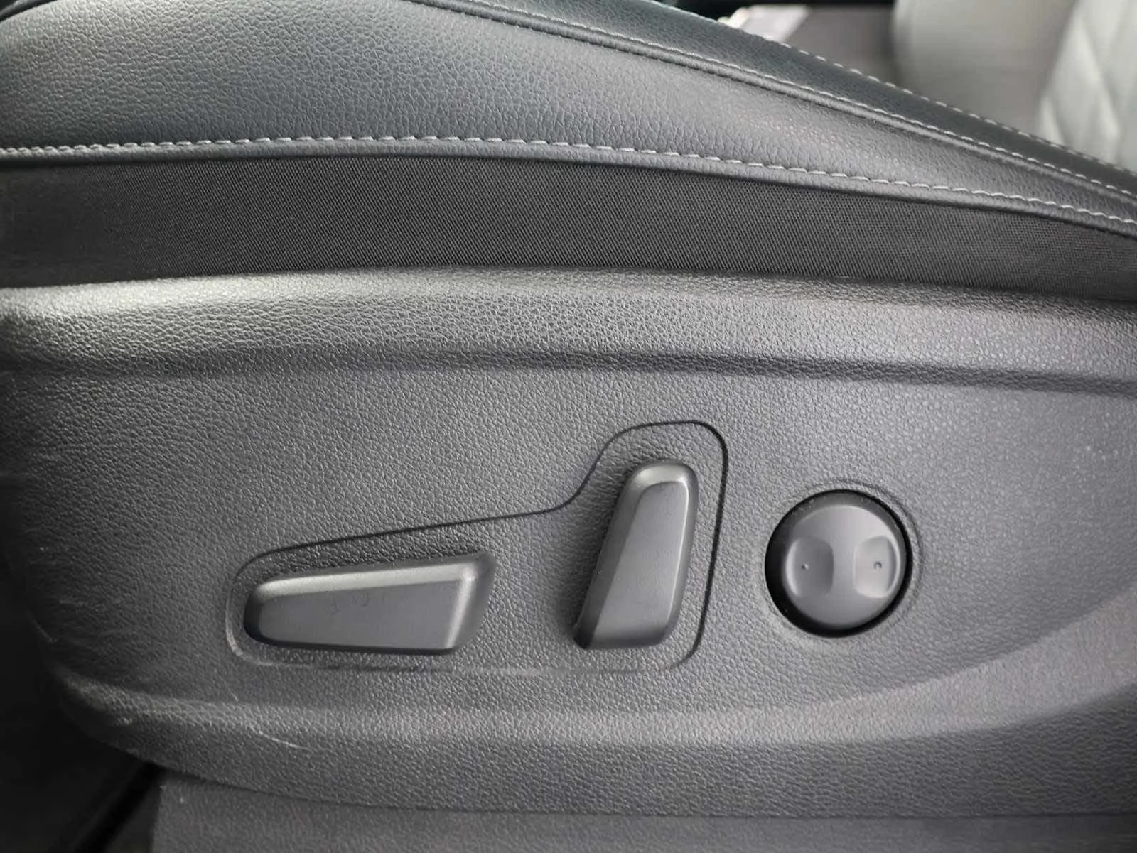 Used 2024 Ebony Black Kia EX X-Line image 23