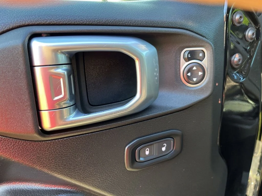 Used 2020 Black Jeep Sport image 12