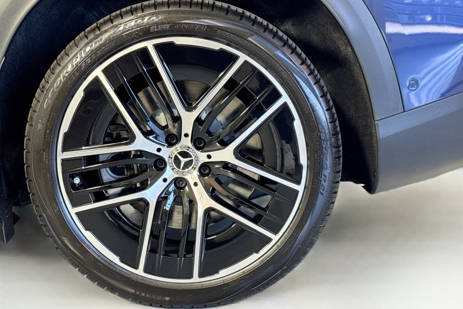New 2027 Twilight Blue Metallic Mercedes-Benz EQE 320+ image 28