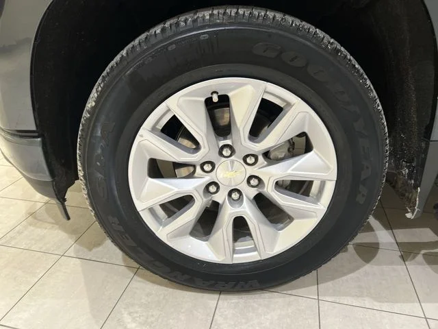 Used 2019 Gray Chevrolet Custom image 27