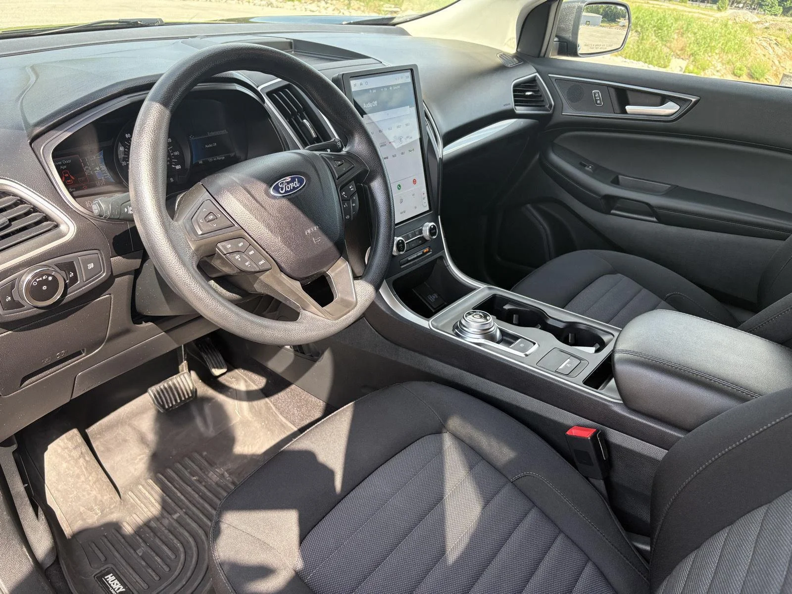 Used 2023 Agate Black Metallic Ford SE image 9