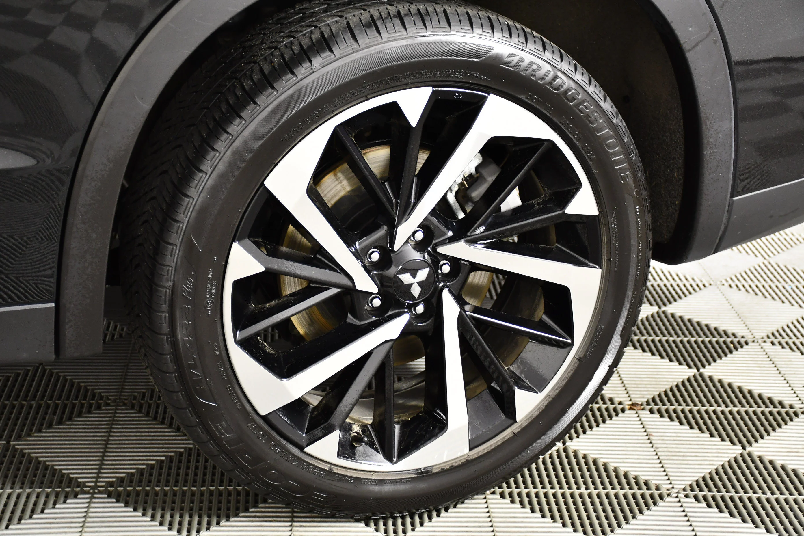 Certified Used 2025 Black Diamond Mitsubishi SE image 52