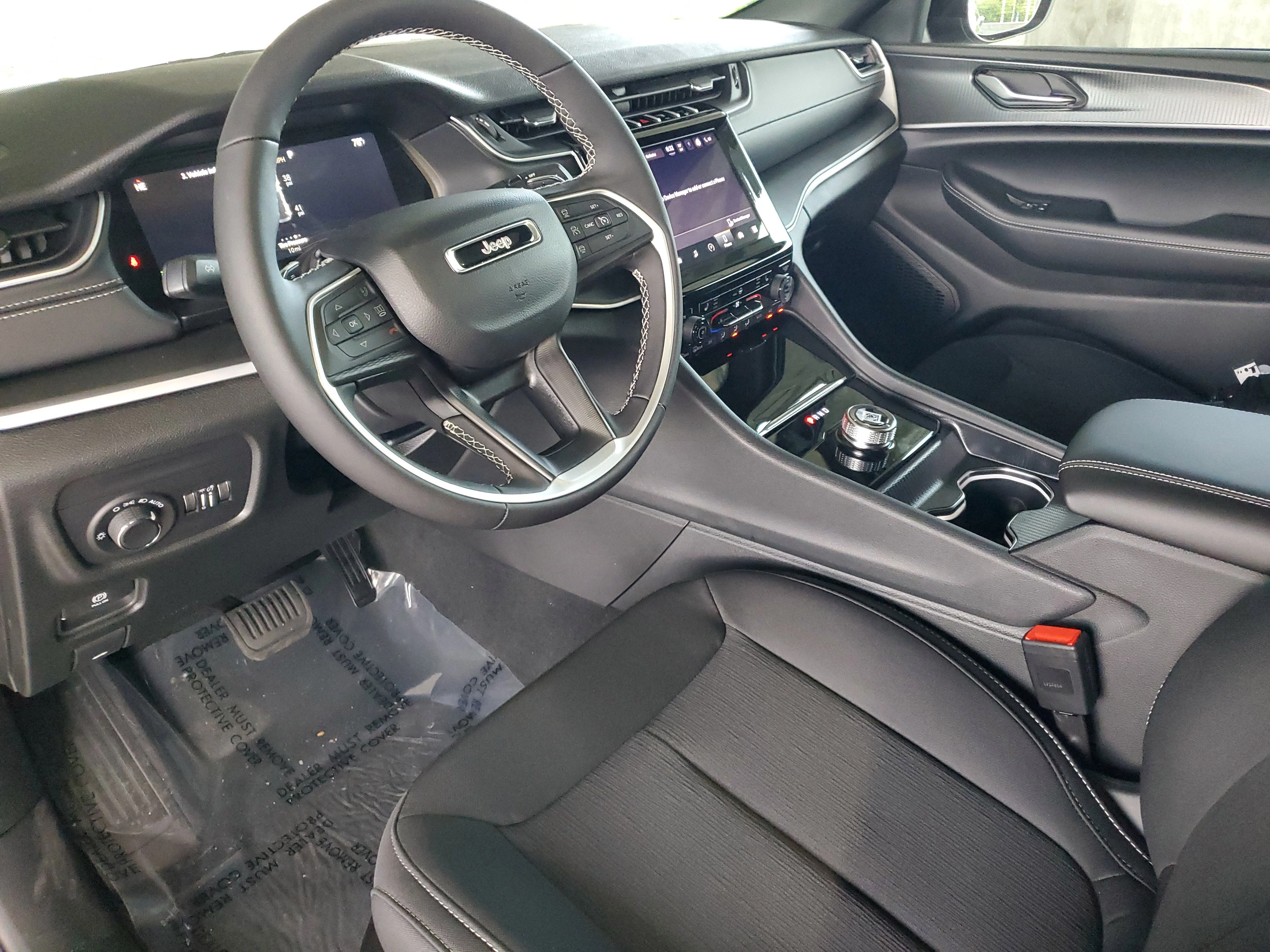 New 2026 Baltic Gray Metallic Clearcoat Jeep Laredo X image 16
