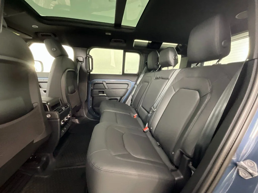 New 2026 Tasman Blue Land Rover X-Dynamic SE image 5