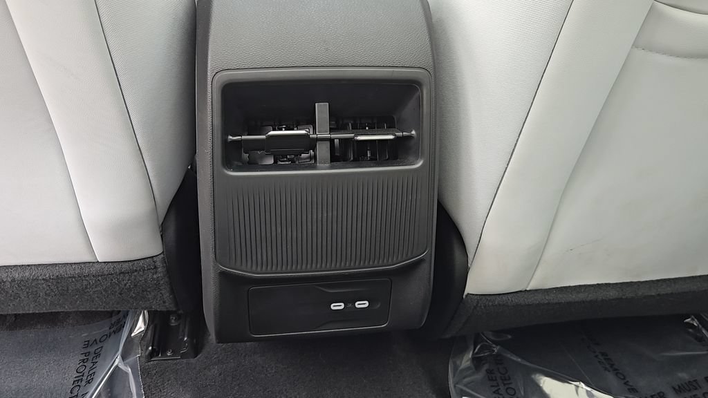 Used 2026 Hydro Blue Pearlcoat Jeep Limited image 31