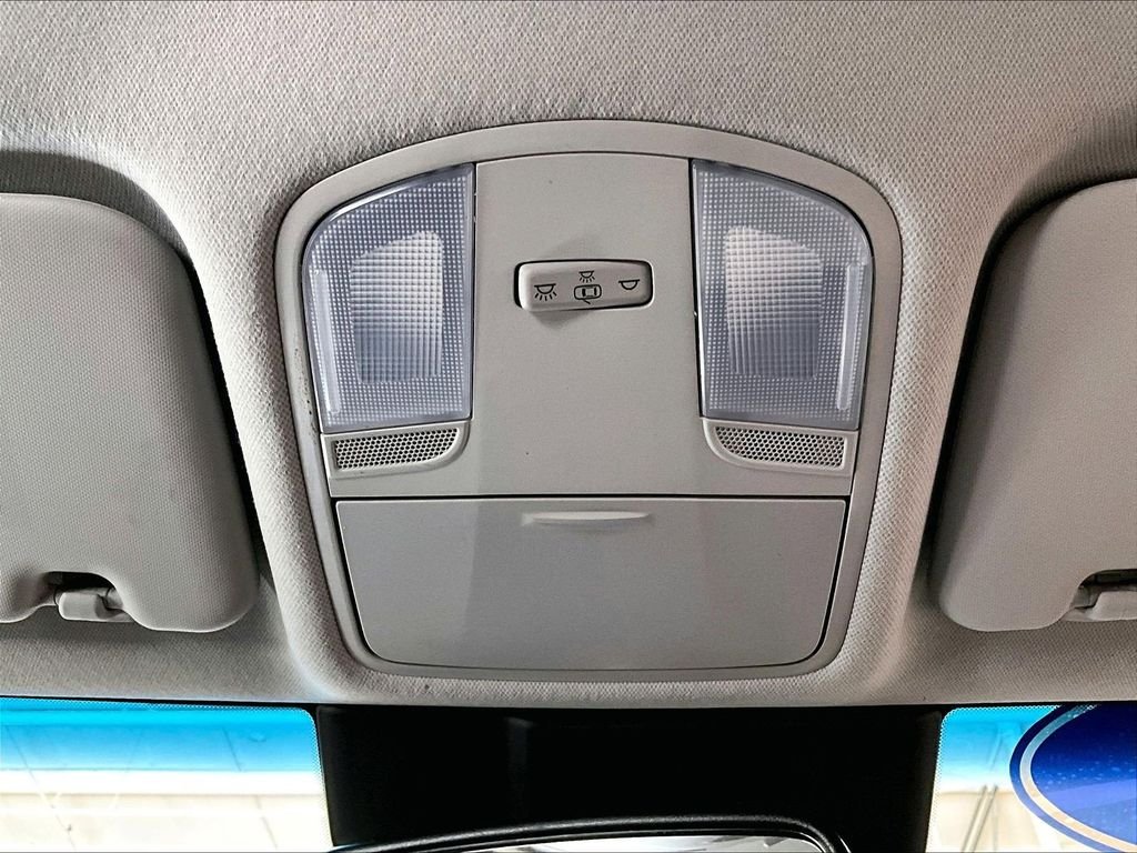 Used 2022 White Hyundai SEL image 23