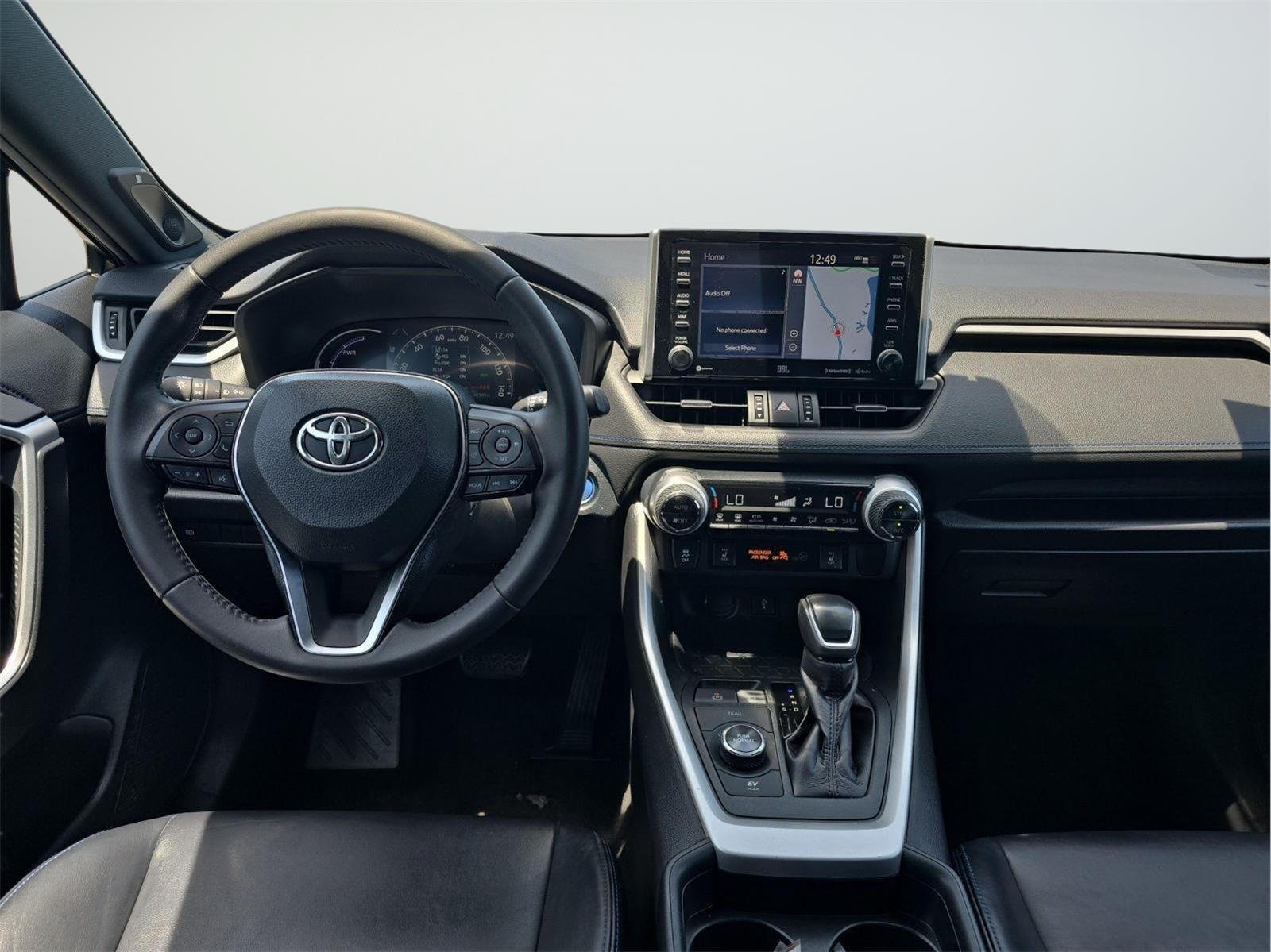 Used 2020 Blizzard Pearl w/Midnight Black Metallic Roof Toyota XSE image 9