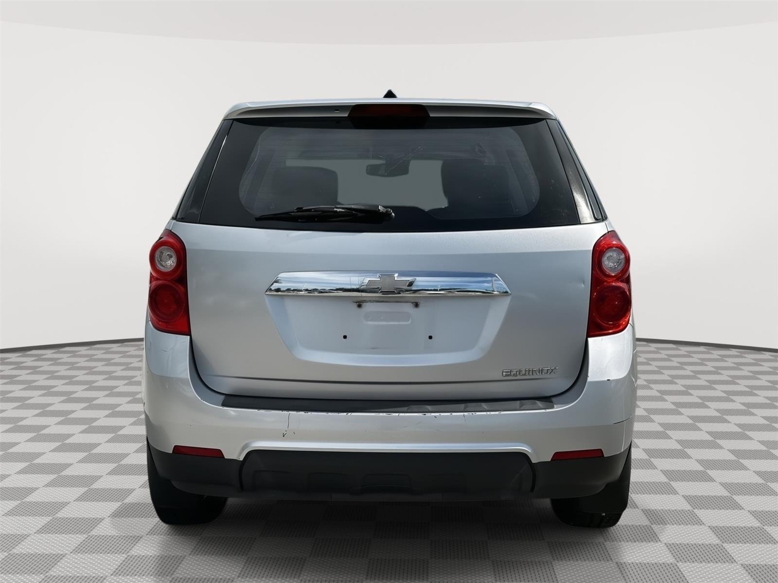 Used 2011 Silver Ice Metallic Chevrolet LS image 4