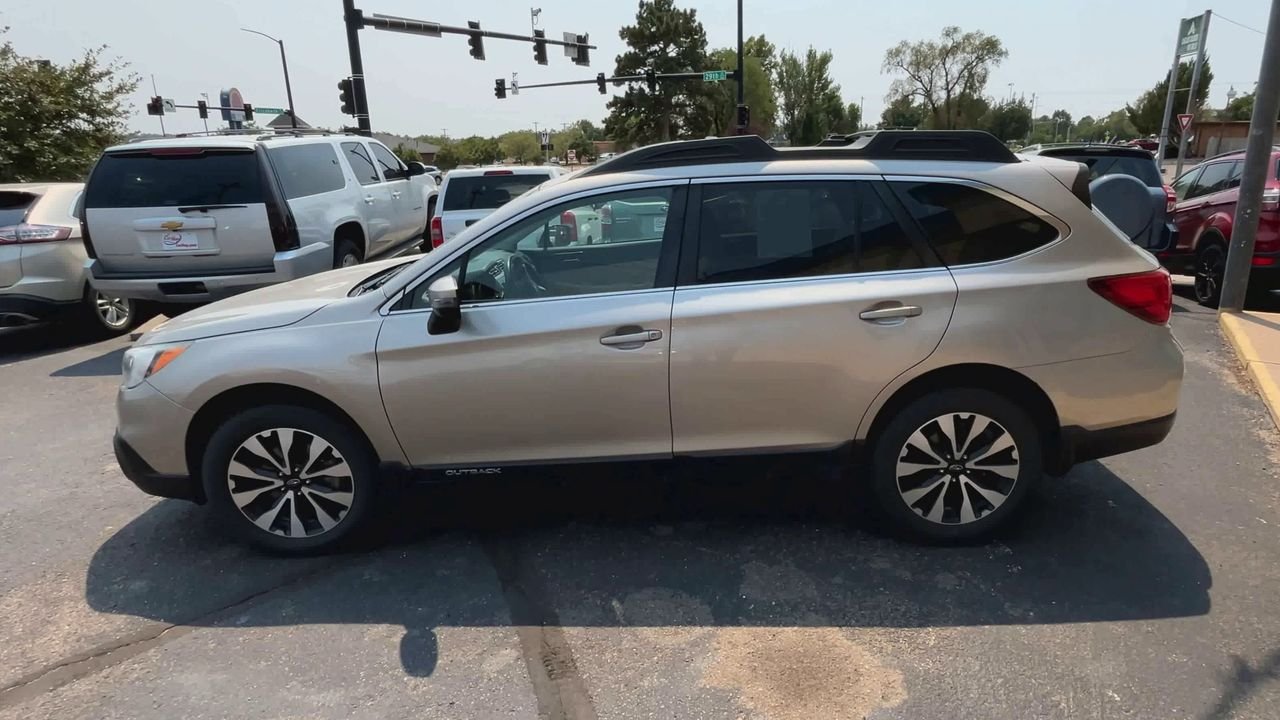 2017 Subaru Outback Limited photo 4