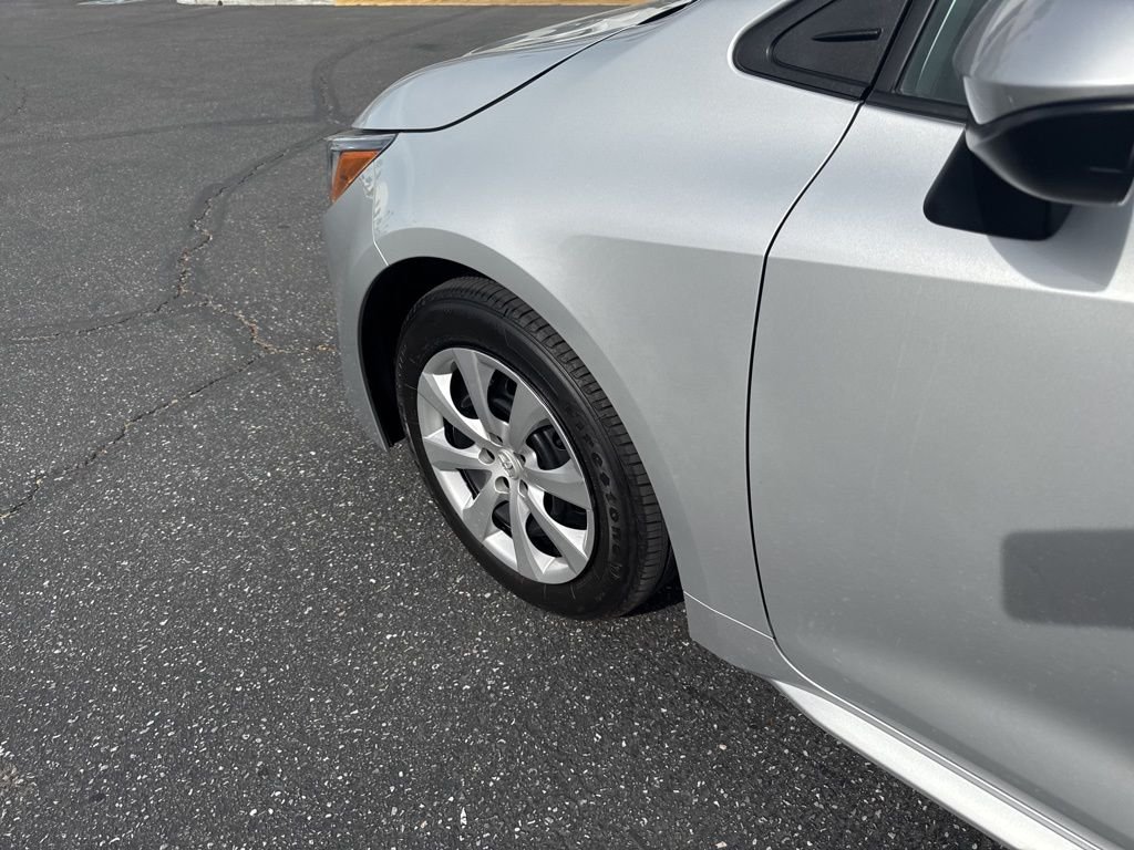 2025 Toyota Corolla LE - Photo 10