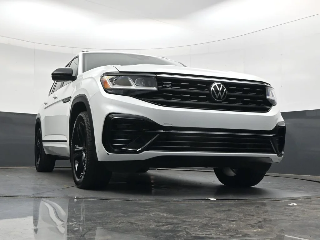 Used 2023 Opal White Volkswagen 3.6L V6 SEL R-Line image 43