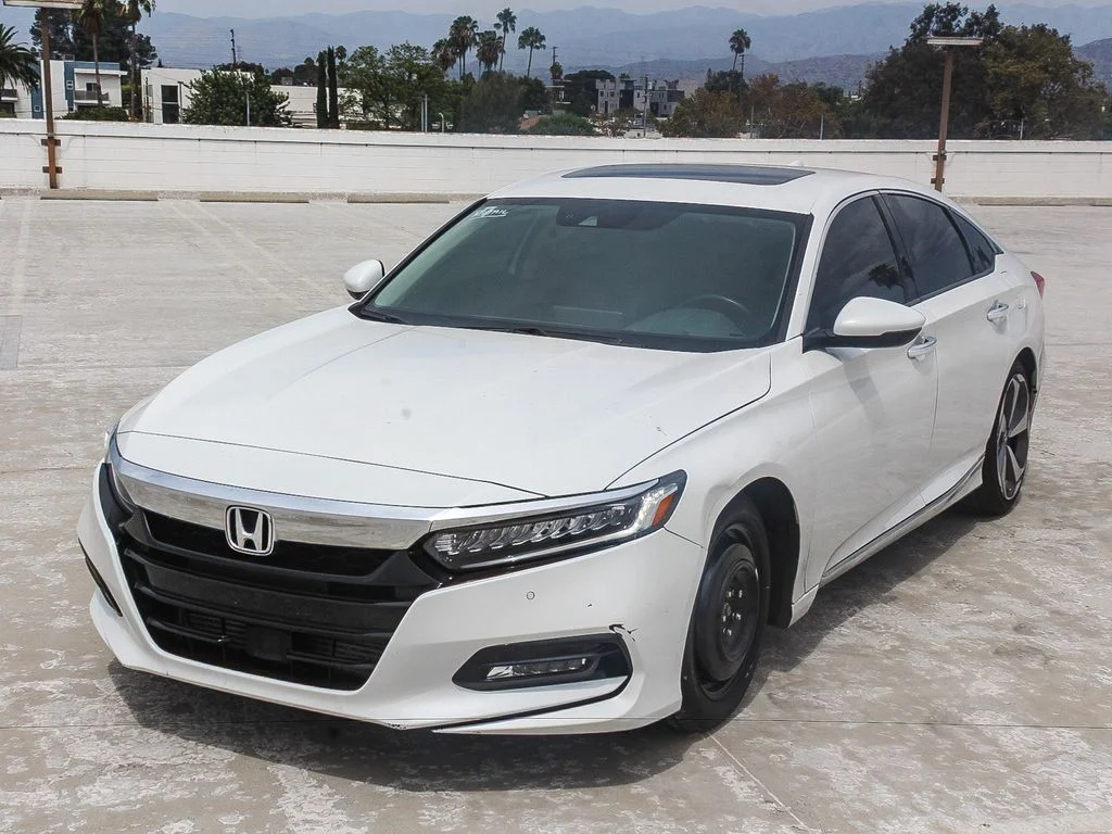 Used 2020 Platinum White Pearl Honda Touring 2.0T image 3