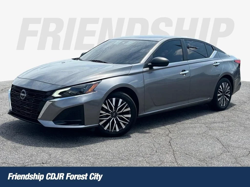 Used 2025 Gray Nissan 2.5 SV image 1