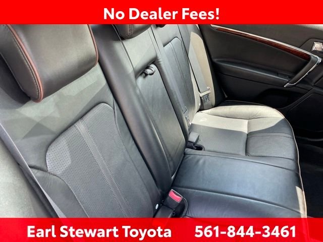 Used 2010  Lincoln Base image 25