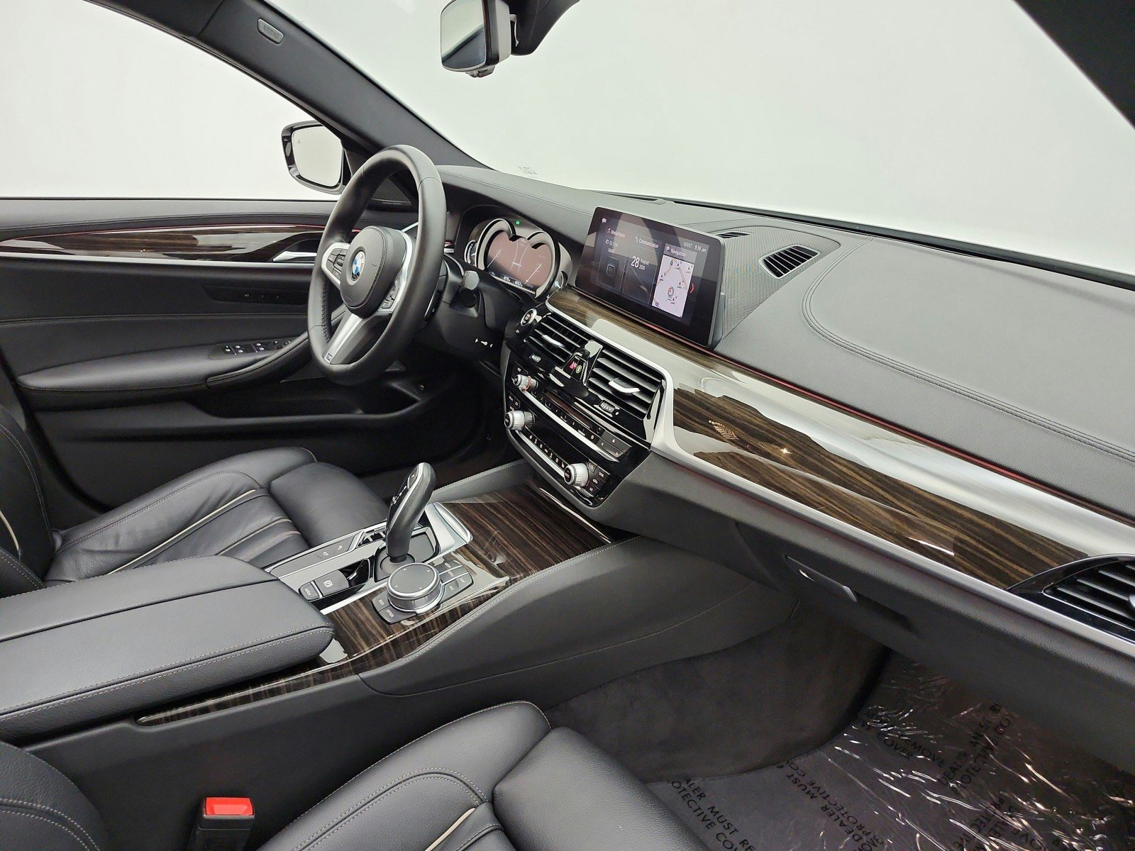 Used 2019 Alpine White BMW M550i xDrive Sedan image 30