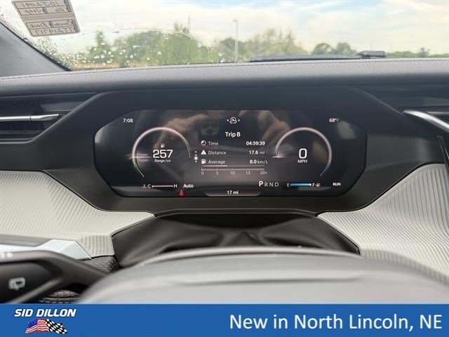New 2026 Diamond Black Crystal Pearlcoat Jeep Laredo image 9
