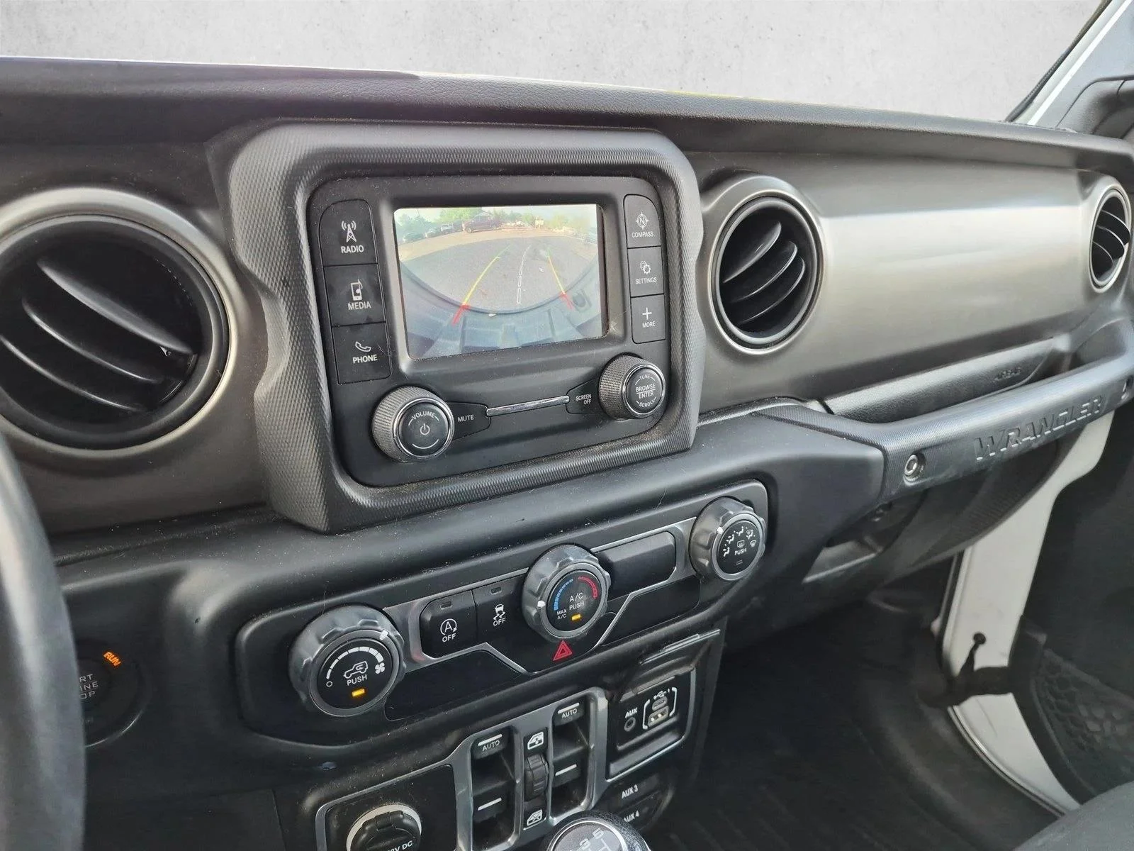 Used 2018 Bright White Clearcoat Jeep Sport S image 13