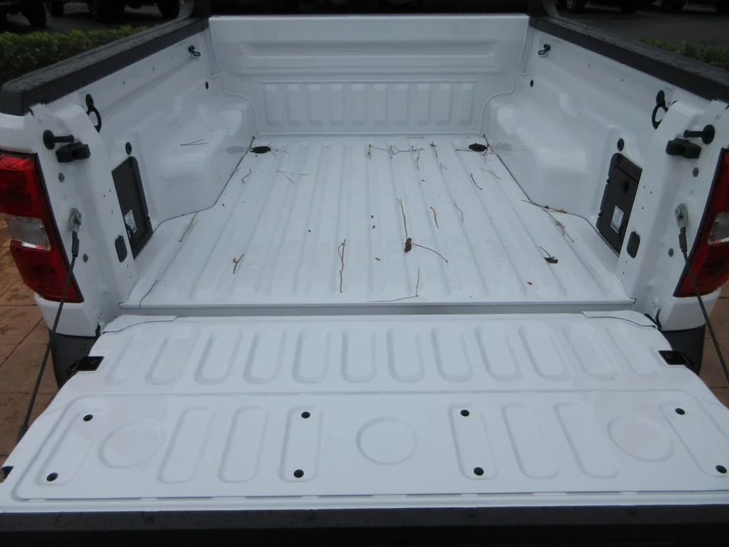 New 2026 Oxford White Ford XLT image 26