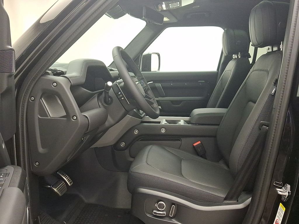 New 2026 Santorini Black Land Rover V8 image 10