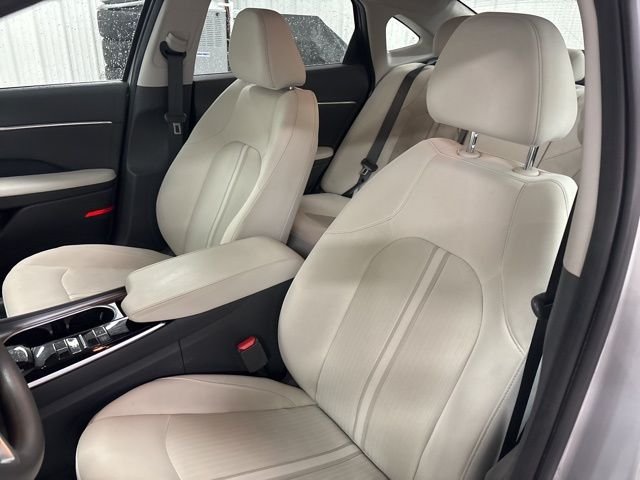 Certified Used 2023 Silver Hyundai SEL image 7