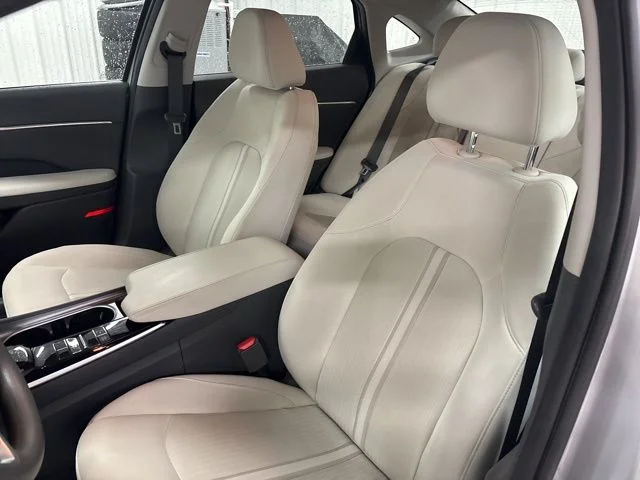 Used 2023 Silver Hyundai SEL image 7