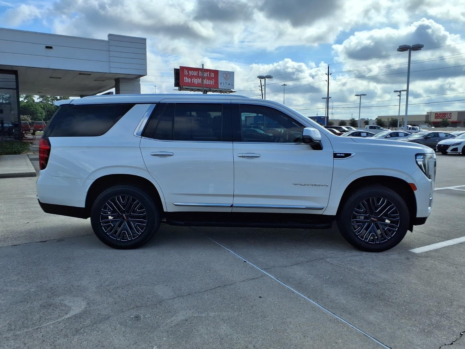 2021 GMC Yukon SLT  at AutoNation Chrysler Jeep Dodge Ram Spring