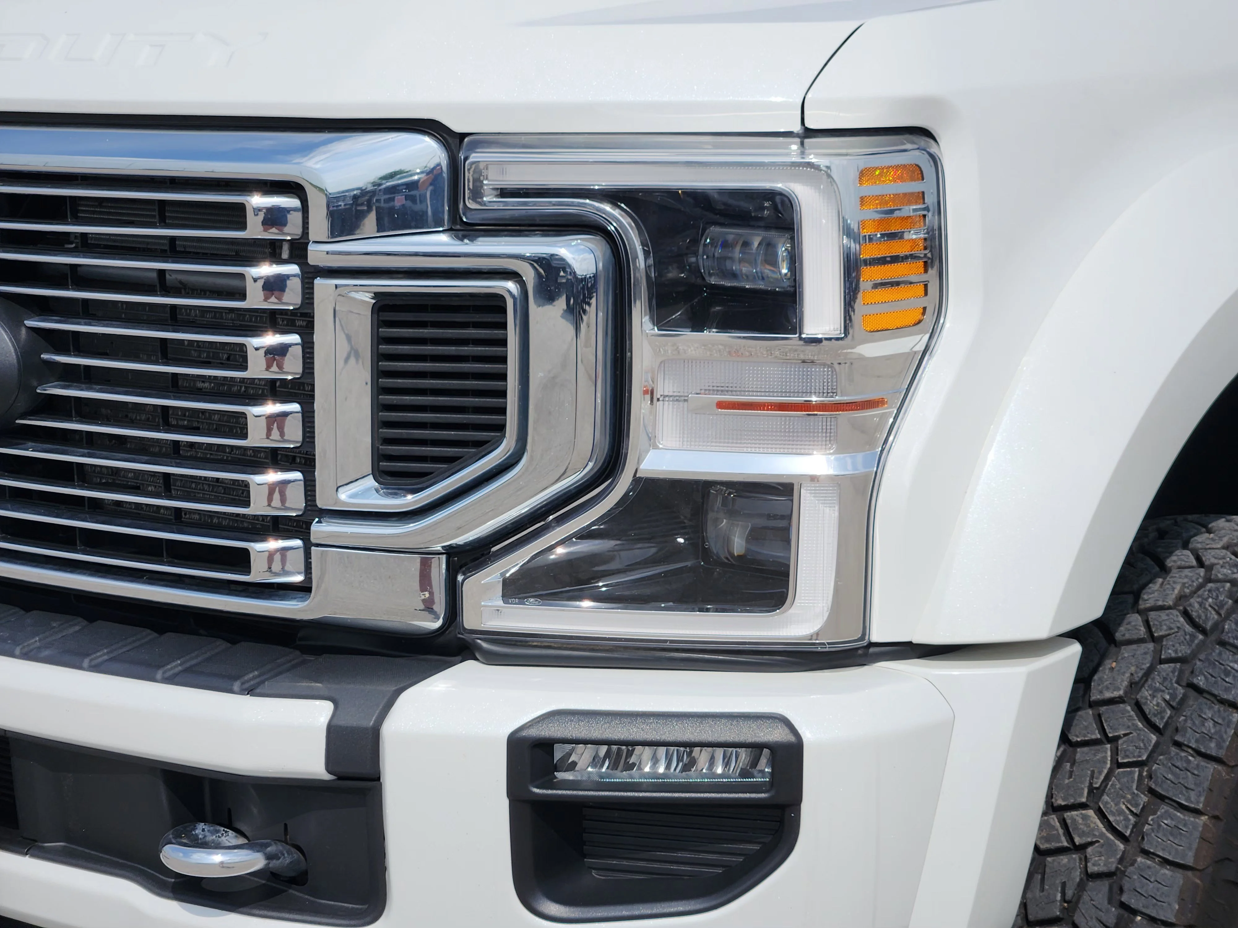 Used 2022  Ford Limited image 8