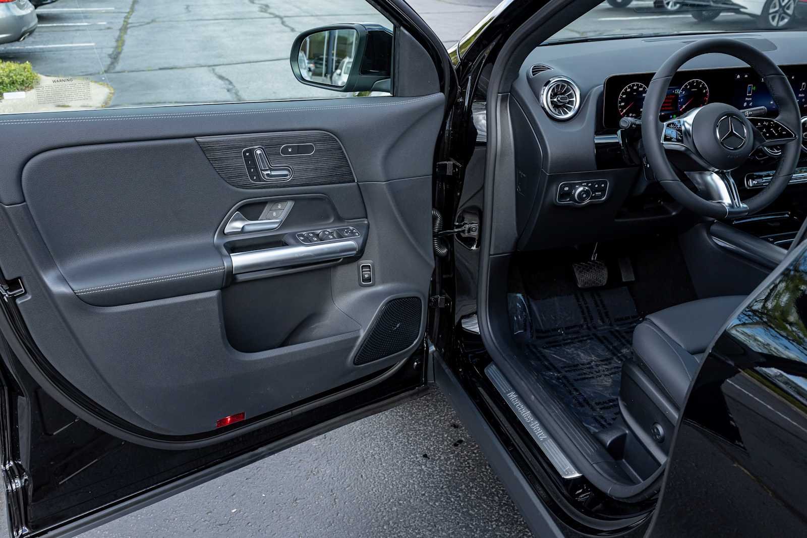 New 2026 Night Black Mercedes-Benz GLA 250 image 9