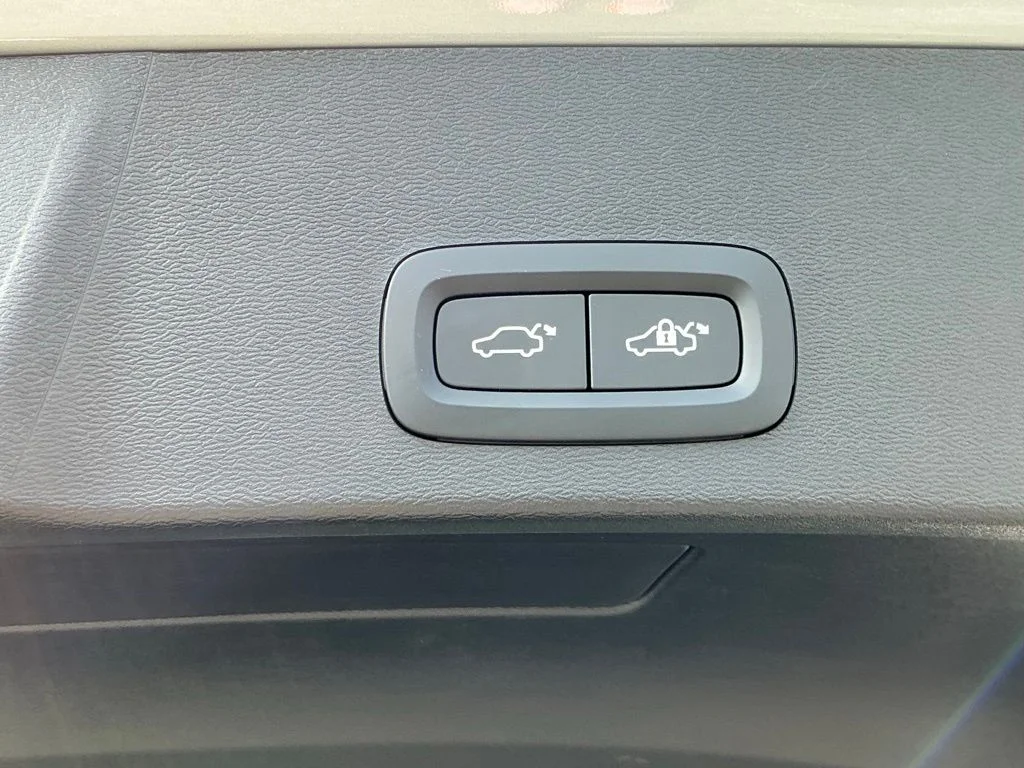 Used 2026  Volvo B5 Plus image 26