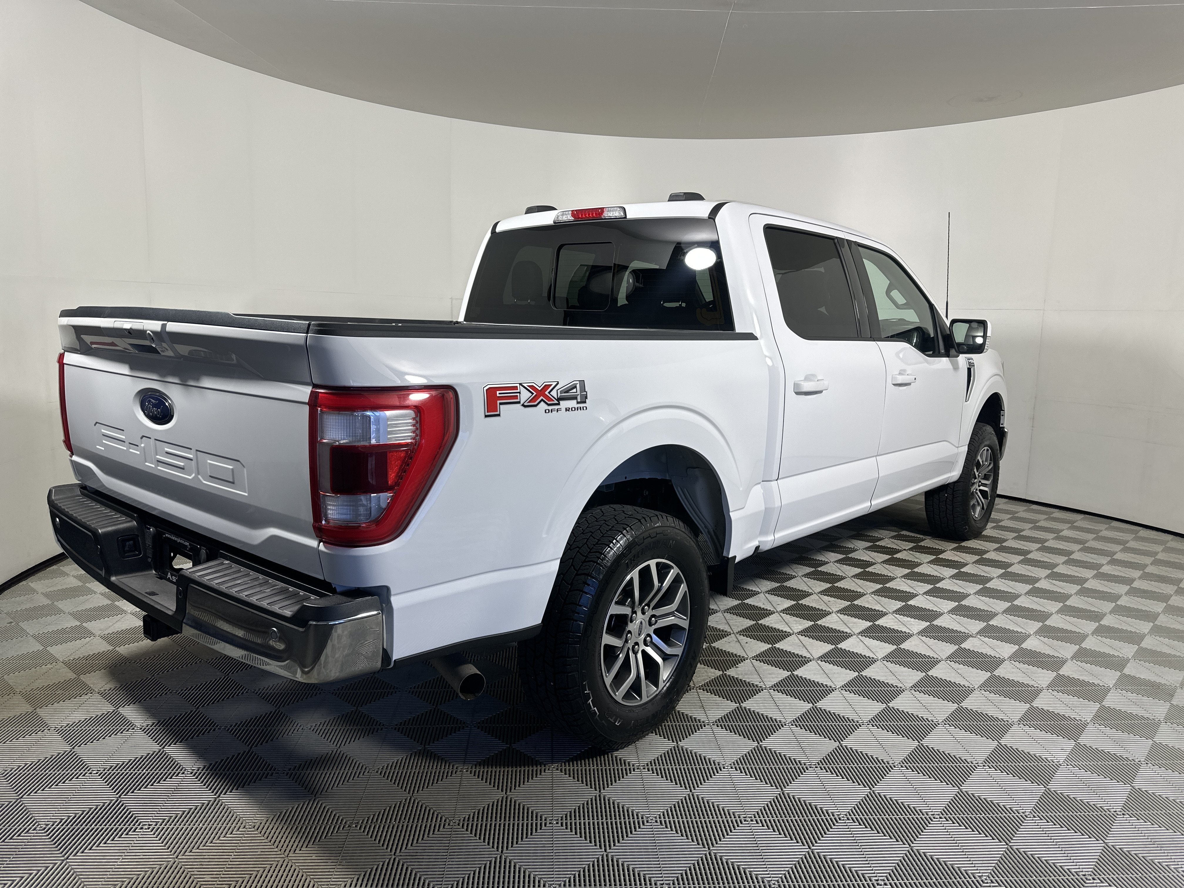 Used 2021  Ford  image 7