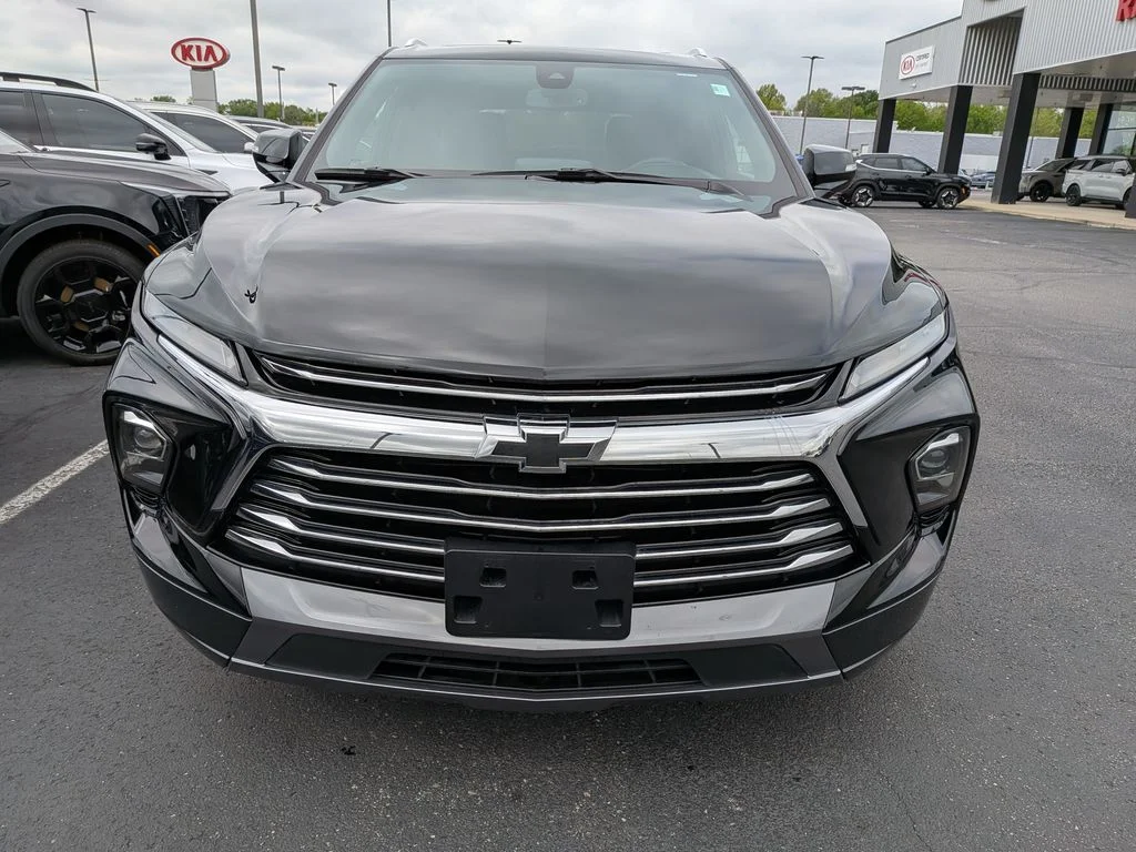 Used 2023 Black Chevrolet Premier image 2
