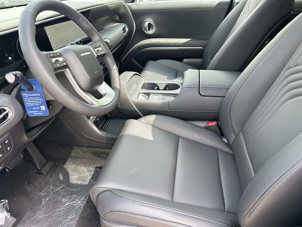 New 2026 Black Hyundai SEL Premium 8P image 17