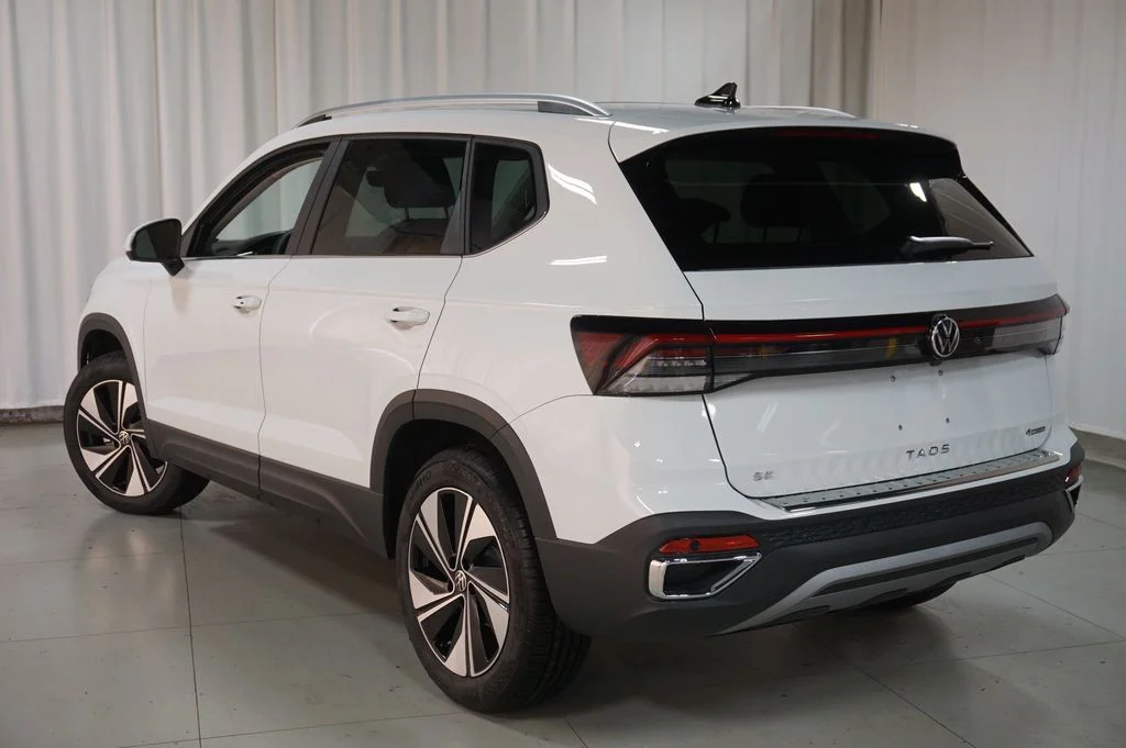 New 2026 Pure White Volkswagen 1.5T SE image 7
