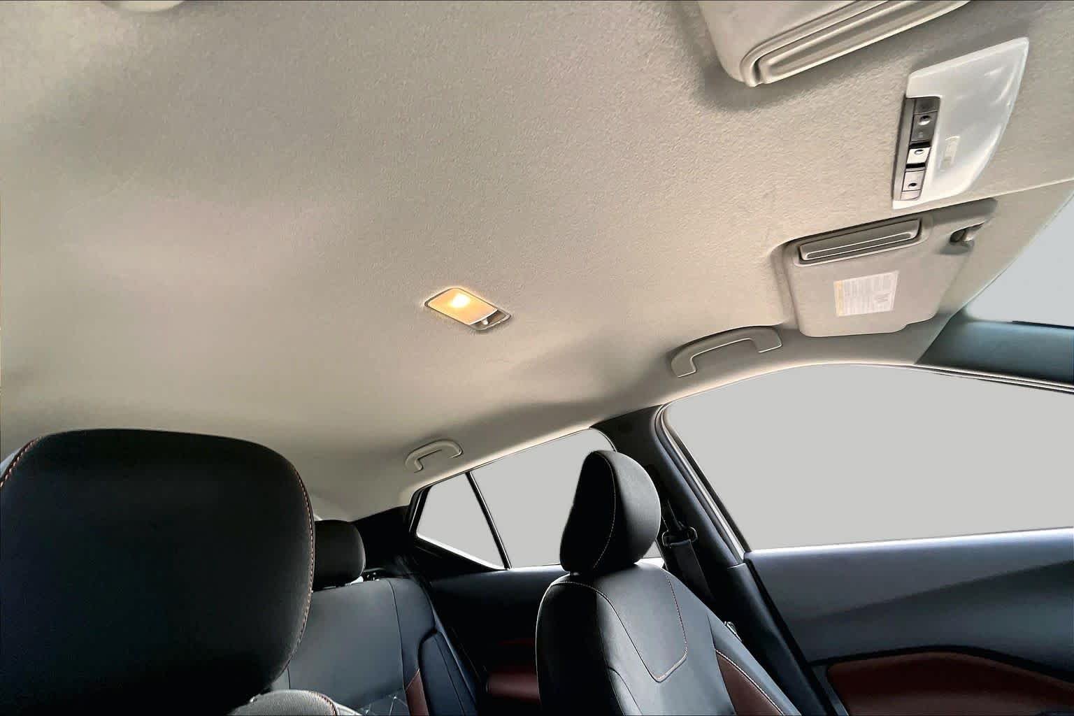 Used 2020 Aspen White/Super Black Nissan SR image 13