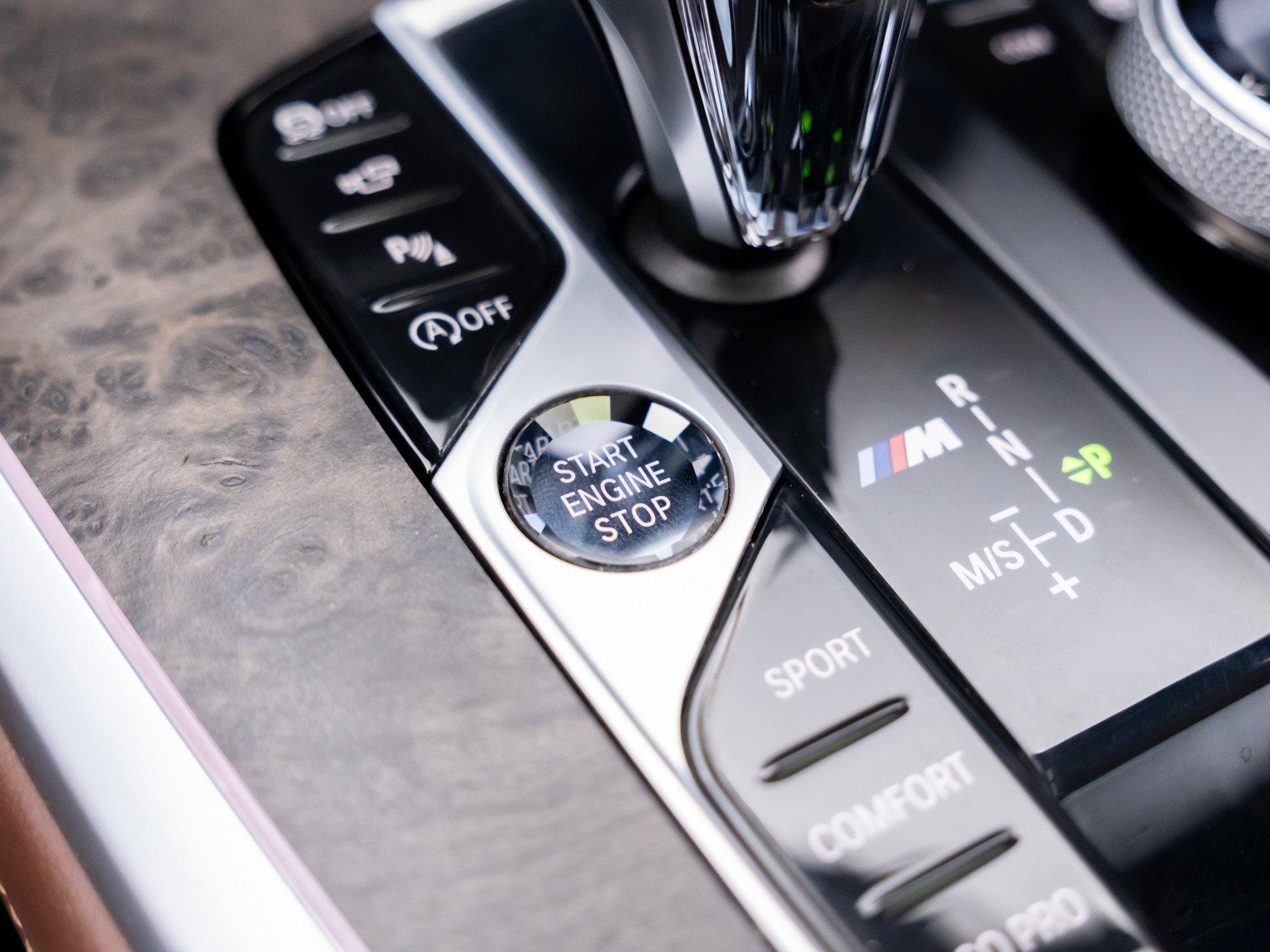 Used 2021 Arctic Grey Metallic BMW M50i image 21